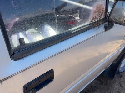 1991 Isuzu Pup Passenger Right Front Belt Moulding From Door Oem