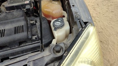 2007-2009 Chevy Equinox Windshield Washer Fluid Reservoir With Pump Wiper Tank