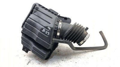 01-07 Caravan Complete Air Intake Cleaner Filter Box Housing With Tube Oem 3.8L