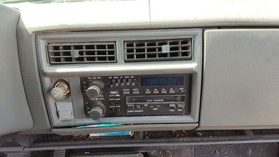 1986-1994 Chevy S10 Blazer Trim Bezel Around Radio Surround Dash Panel Oem Black