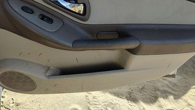 04-05 New Style Malibu Passenger Right Front Door Panel Wth Switches Neutral 52E
