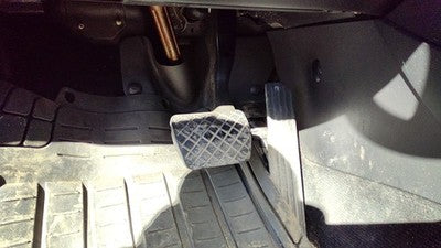 2007 Vw Passat Gas And Brake Pedal Assembly Automatic Transmission