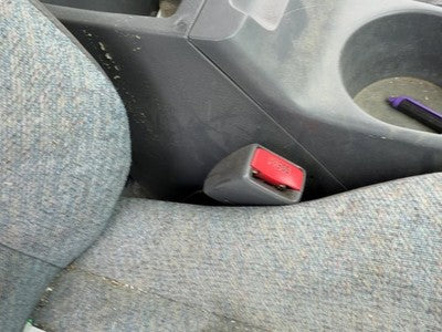 1998-2002 Isuzu Rodeo Passenger Right Front Seat Belt Buckle Receiver Oem