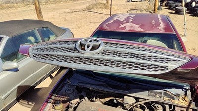 2002-2006 Toyota Camry Front Grille Assembly Oem 53101Aa020