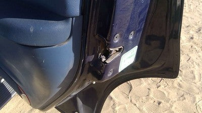1995-2002 Ford Explorer Passenger Right Rear Door Latch With Rods/Cables Back