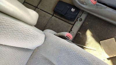2005-2007 Dodge Caravan Passenger Right Front Seat Belt Buckle Receiver Khaki J1