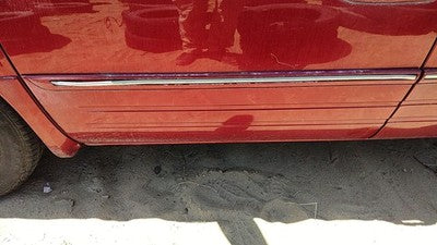 04-07 Town Country Driver Left Front Moulding From Door Oem Trim Strip Red Prh