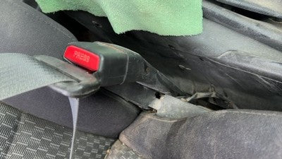 06-07 Saturn Ion Passenger Right Front Seat Belt Buckle Receiver Oem Black 19E