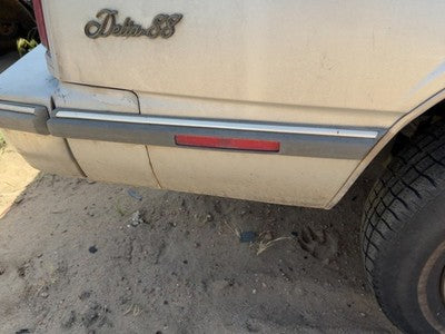 1986 Olds 88 Passenger Right Rear Moulding On Quarter Panel Oem Silver