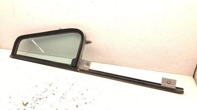 1979-1989 International S Series S1600-s2600 Right Door Vent Window With Frame