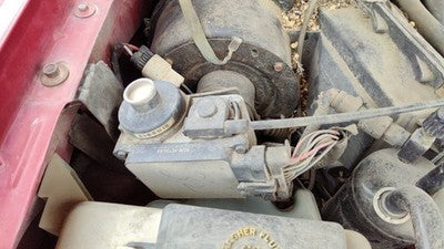 1998-2000 Mazda B2500 Cruise Control Servo Assembly Module With Cable Oem 2.5L