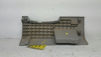 2005 Chevy Equinox Driver Lower Knee Bolster Trim Panel Oem 15776073