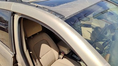 Suzuki Grand Vitara Xl-7 Passenger Right Front Moulding On A Pillar Post Gold