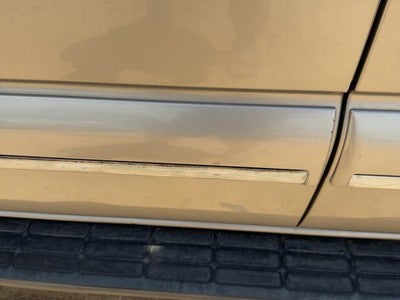 00-06 Suburban Driver Left Front Moulding From Door Oem Trim Strip Pewter 11U