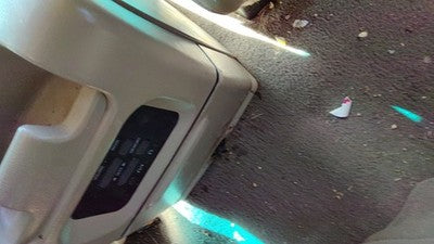 2000-2002 Ford Expedition Center Console Lid Only Oem Arm Rest Fold Down Tan Fh