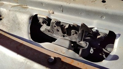 2000-2005 Mitsubishi Eclipse Hood Latch Assembly With Bracket Oem Mr392177