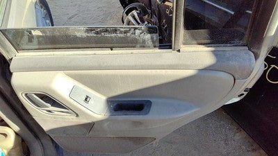 00-01 Grand Cherokee Passenger Right Rear Door Trim Panel Wth Switches Back Gray