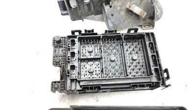 2004 Buick Rainier Engine Fuse Box Power Distribution Panel Oem 5.3L 15120875