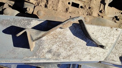 1984 Deville Sedan Battery Hold Down Mount Bracket Oem 4.1l
