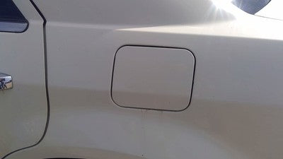 2005-2010 Chrysler 300 Fuel Tank Door With Hinge Gas Lid Oem Filler White Pwg