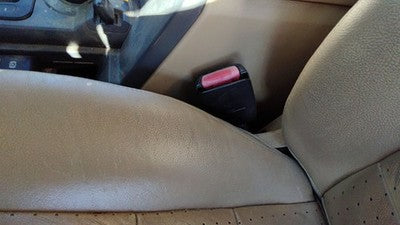 2005-2006 Land Rover Lr3 Driver Left Front Seat Belt Buckle Receiver Oem Tan