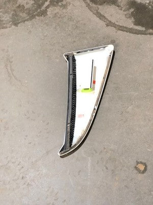 13 Ford Mustang Passenger Right Rear Quarter Moulding Air Vent Intake Cowl White