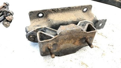 05 Dodge Ram 1500 Pickup Transmission Crossmember Mount Brackets Hardward Bolts