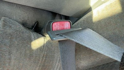 2002-2005 Buick Century Driver Left Front Seat Belt Buckle Receiver Oem Gray 93B