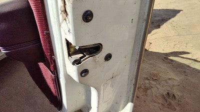 1987 Olds Ciera Passenger Right Front Door Latch With Rods/Cables Oem