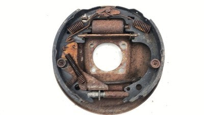 1975 Cutlass Supreme Passenger Right Rear Brake Backing Plate Assembly 2 Door