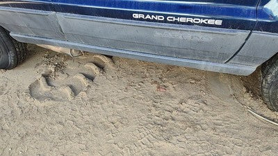 2004 Jeep Grand Cherokee Passenger Right Lower Rocker Panel Moulding Side Skirt
