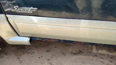 1996-1997 Suzuki Sidekick Driver Left Front Moulding From Door Oem Trim Strip