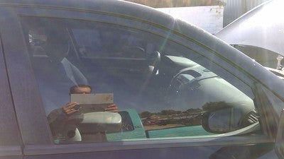 2011-2013 Kia Sorento Passenger Right Front Side Window Door Glass Oem
