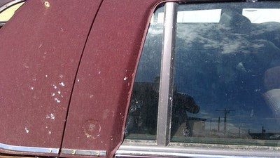 93 Cadillac Fleetwood Passenger Right Rear Vent Window Back Door Glass Wh Frame