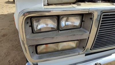 1992-1996 Gmc Van 3500 Passenger Right Head Light Surround Door Trim Oem