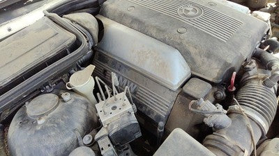 1997 Bmw 540I Passenger Right Valve Cover Oem 4.4L 11121742128