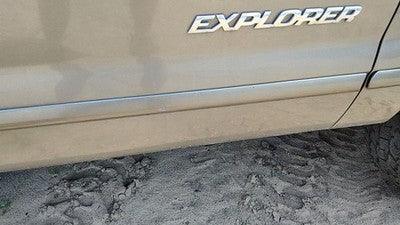 02-10 Ford Explorer Passenger Right Front Moulding From Door Trim Strip Gold Tk