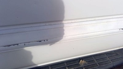 00-06 Suburban Passenger Right Front Moulding From Door Trim Strip White 50U
