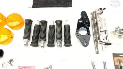 00 Davidson Misc Items Turn Signal Lens Saddlebag Hinge Pegs Stainless Hardware