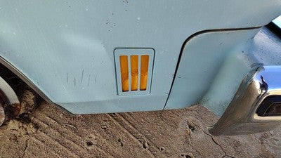 1975 Cutlass Supreme Passenger Right Front Turn Signal Light Lamp Fender Marker