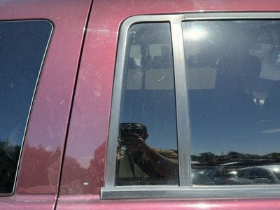 04-09 Durango Passenger Right Rear Vent Window Back Door Glass With Frame Oem