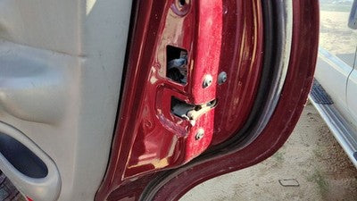 97-01 Ford Expedition Passenger Right Rear Door Latch With Rods/Cables Oem Back
