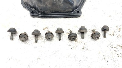 2000-2004 Nissan Xterra Driver Left Valve Cover With Bolts Oem 3.3L 132654S100