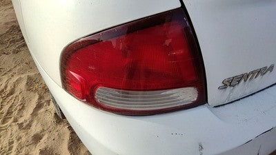 2000-2003 Nissan Sentra Driver Left Tail Light Brake Lamp Oem Rear 265554Z325