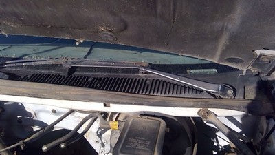 1994 Chevy Caprice Driver Left Windshield Wiper Arm Oem Blade Lever
