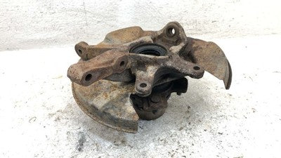 1996-98 Suzuki Sidekick Driver Left Front Spindle Steering Knuckle With Hub 1.8L
