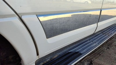 07-14 Navigator Passenger Right Rear Moulding From Door Back Pv White Chocolate