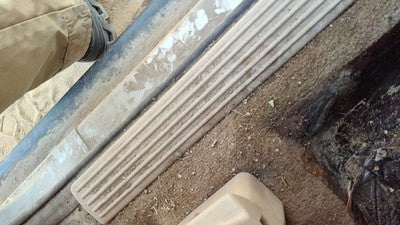 Suzuki Grand Vitara Xl-7 Driver Left Lower Kick Trim Panel Oem Tan