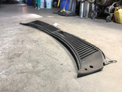 02 Ford F250 Super Duty Windshield Wiper Cowl Vent Trim Panel Grille Powerstroke
