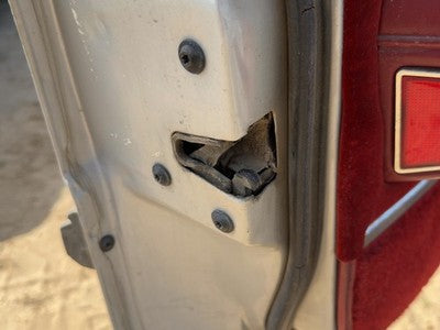 1986 Olds 88 Driver Left Front Door Latch With Rods/Cables Oem